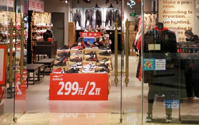 0元左右跑步鞋出炉：平民跑鞋受追捧球盟会网站入门“跑鞋之王”！10(图3)