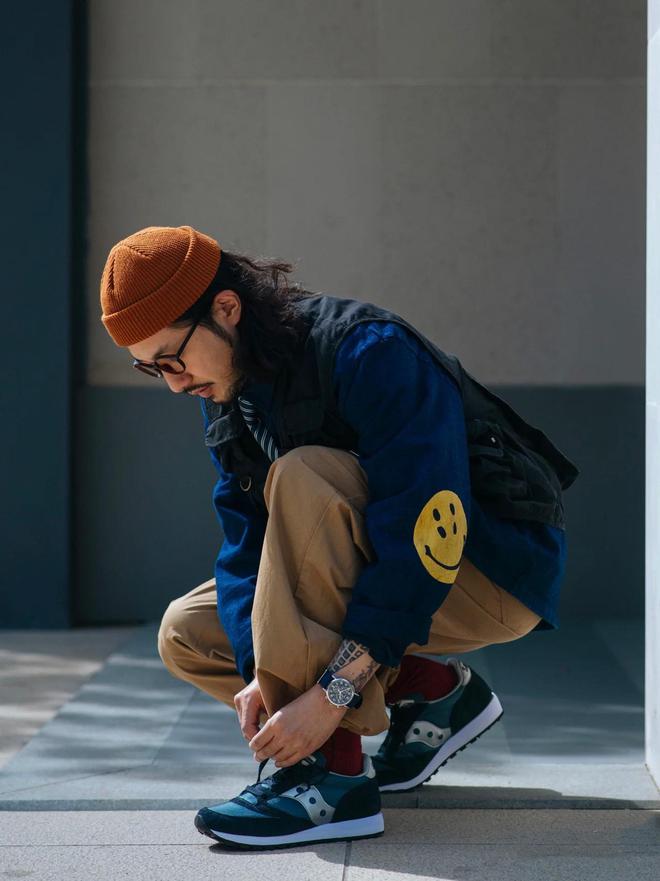 别穿Nike、阿迪换成4个中产品牌更高级qmh球盟会亚博答应我：中年男人运动鞋(图4)