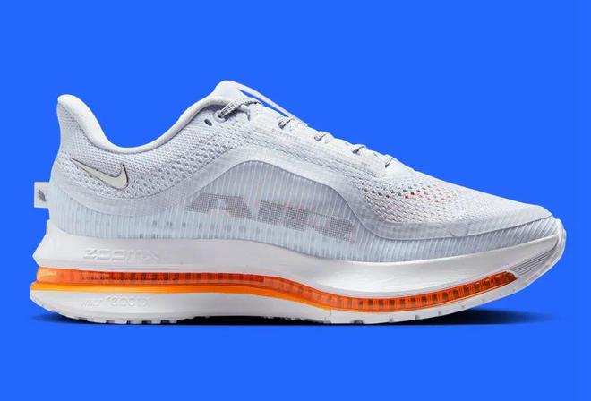 Nike跑鞋把能给的都给足了球盟会网页登录配置诱人！这双(图4)