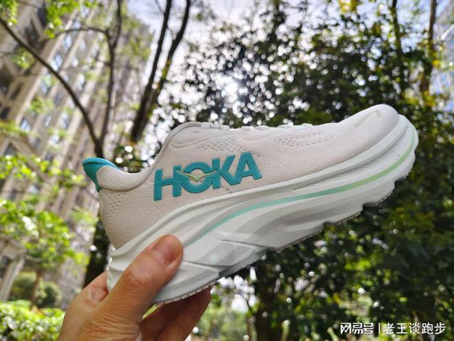 10：恰到好处的卓越跑鞋HOKA CLIFTON(图20)