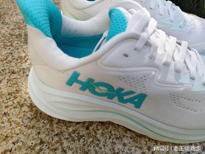 10：恰到好处的卓越跑鞋HOKA CLIFTON(图22)